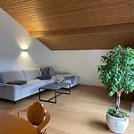 Haus Hochland - Grosszuegige Alpenwohnung Im Dachgeschoss 巴特科尔格鲁布