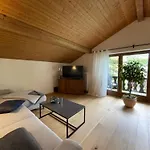 公寓 Haus Hochland - Grosszuegige Alpenwohnung Im Dachgeschoss