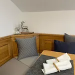 Haus Hochland - Grosszuegige Alpenwohnung Im Dachgeschoss 公寓 *