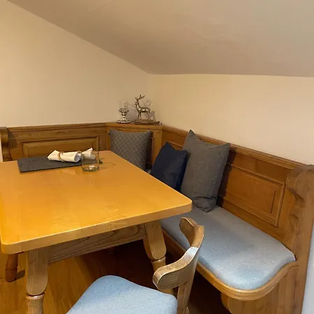 Haus Hochland - Grosszuegige Alpenwohnung Im Dachgeschoss 아파트