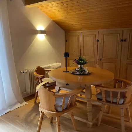 Haus Hochland - Grosszuegige Alpenwohnung Im Dachgeschoss