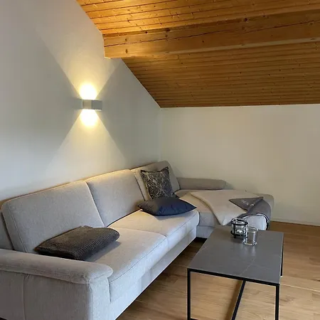 Haus Hochland - Grosszuegige Alpenwohnung Im Dachgeschoss 아파트