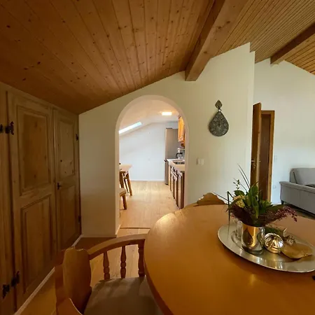 아파트 Haus Hochland - Grosszuegige Alpenwohnung Im Dachgeschoss