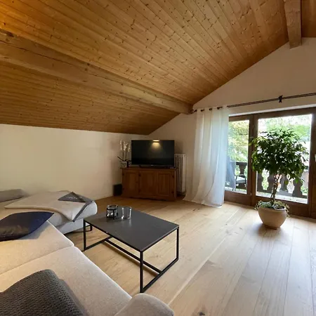 아파트 Haus Hochland - Grosszuegige Alpenwohnung Im Dachgeschoss