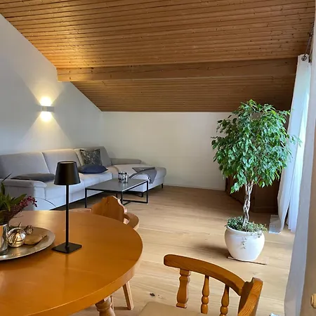 Haus Hochland - Grosszuegige Alpenwohnung Im Dachgeschoss 아파트