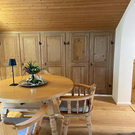 Haus Hochland - Grosszuegige Alpenwohnung Im Dachgeschoss 아파트