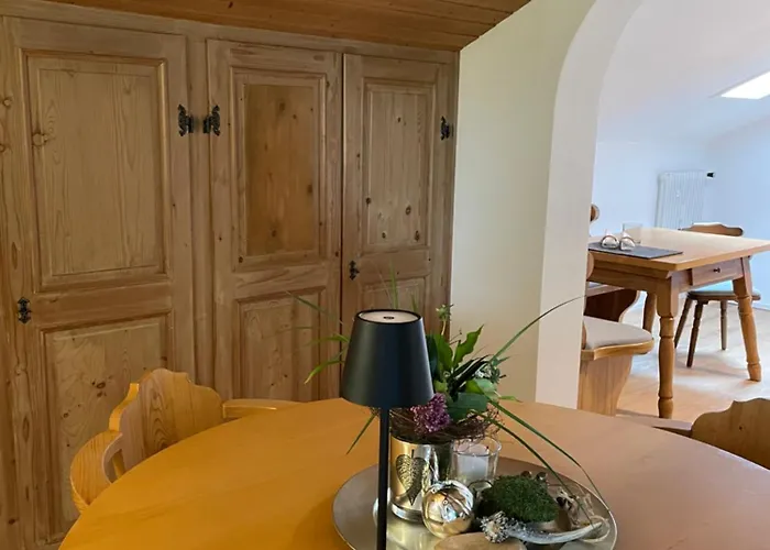 Großzügige Alpenwohnung Im Dachgeschoss *