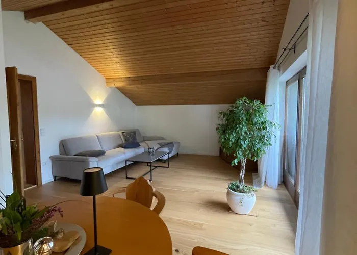 Großzügige Alpenwohnung Im Dachgeschoss Apartment *